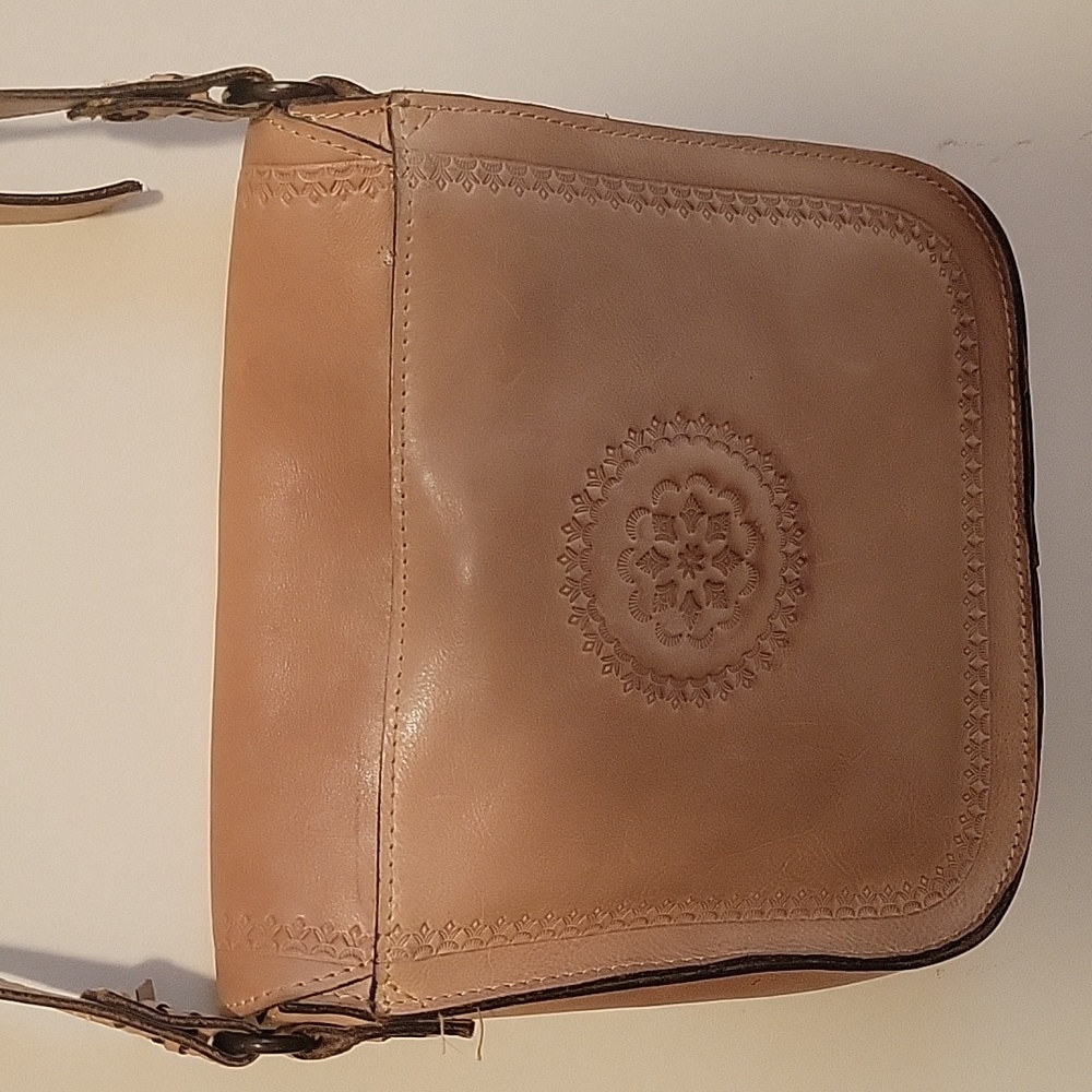 Patricia Nash Tooled Leather crossbody shoulder bag nude - Picture 4 of 11